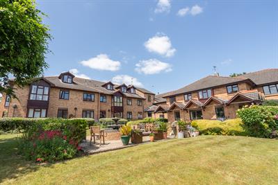 ST CHRISTOPHERS GARDENS, ASCOT BERKSHIRE, SL5 8LZ