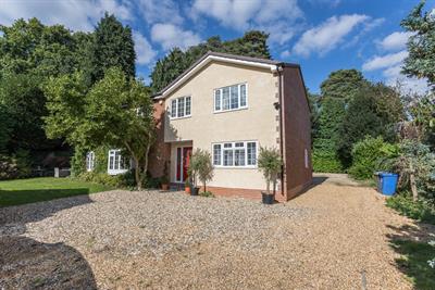 Vicarage Gardens, Ascot, Berkshire, SL5 9DX